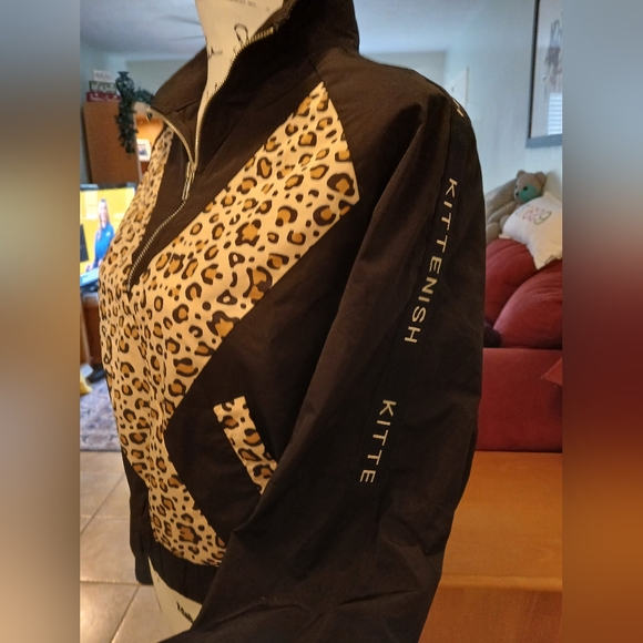 Kittenish Crop pullover jacket - Picture 4 of 5